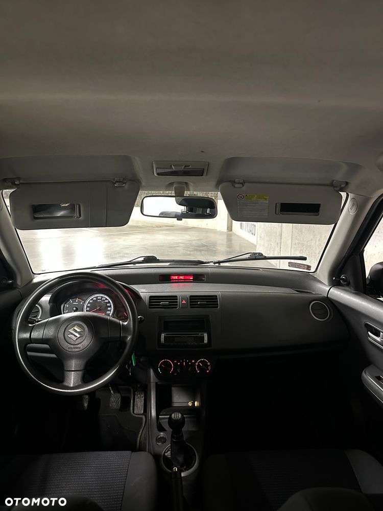 Suzuki Swift 1.3 DDiS Club - 17