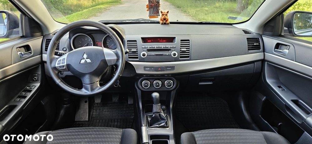Mitsubishi Lancer 1.6 Invite - 9
