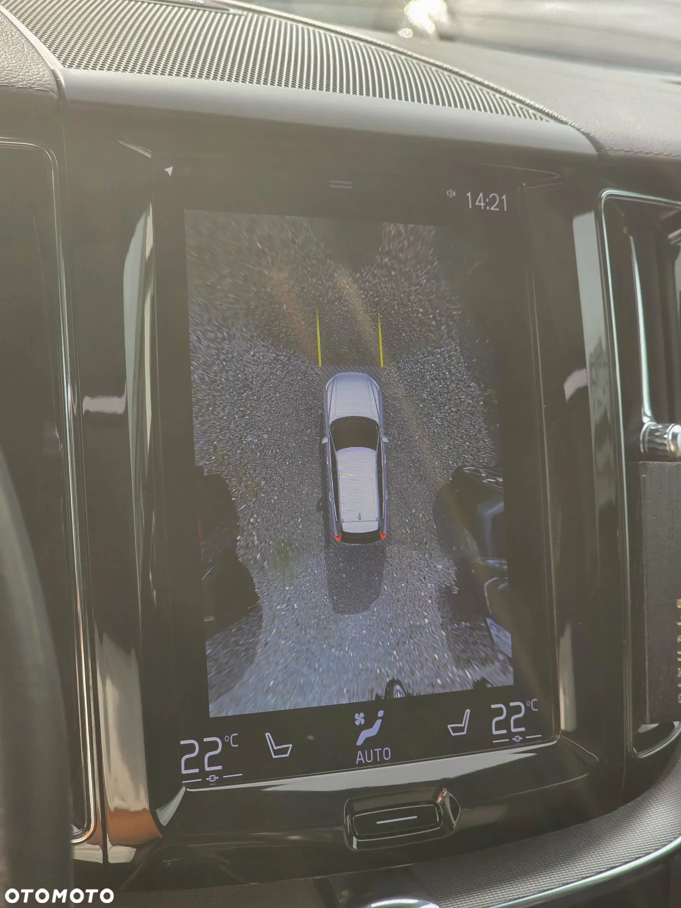 Volvo XC 60 T6 Plug-In Hybrid AWD R-Design - 28