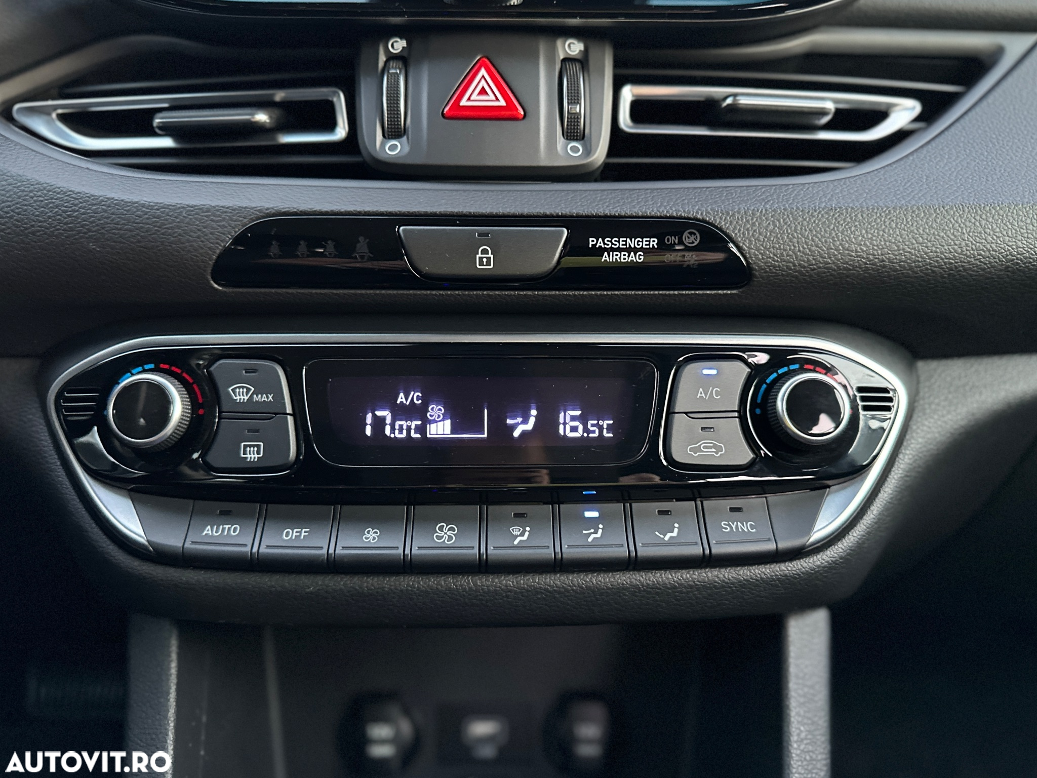 Hyundai i30 Kombi 1.6 CRDI DCT EDITION 30+ - 9