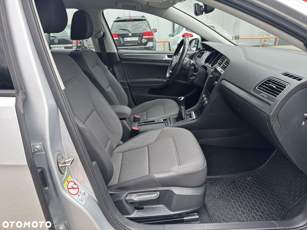 Volkswagen Golf - 20