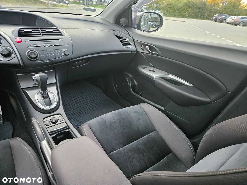 Honda Civic 1.8 Executive - 37