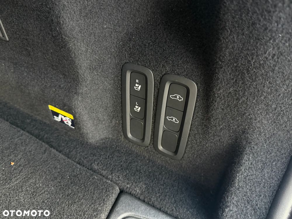 Volvo XC 60 T8 AWD Plug-In Hybrid Inscription - 35