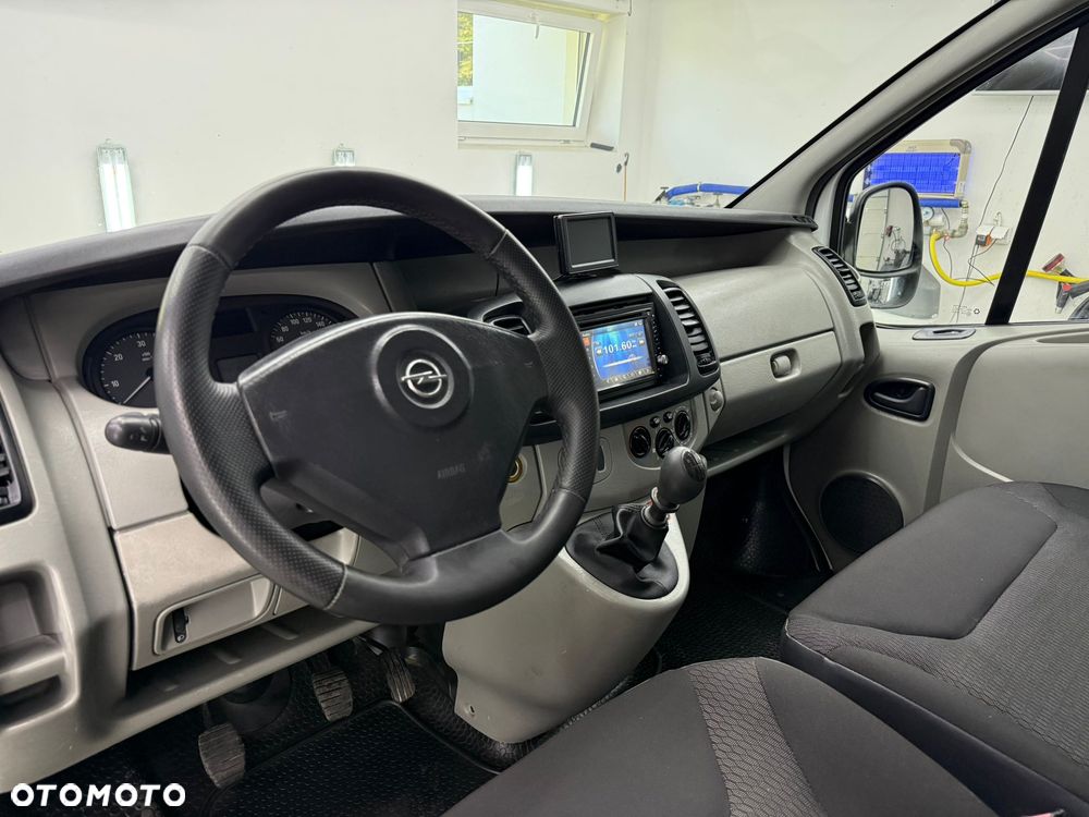 Opel Vivaro - 18