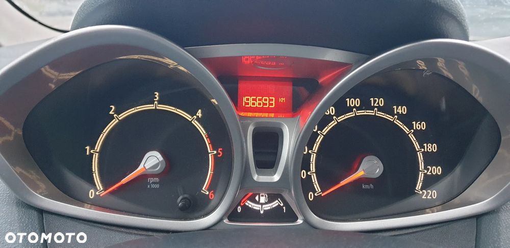 Ford Fiesta 1.4 TDCi Champions Edition - 19