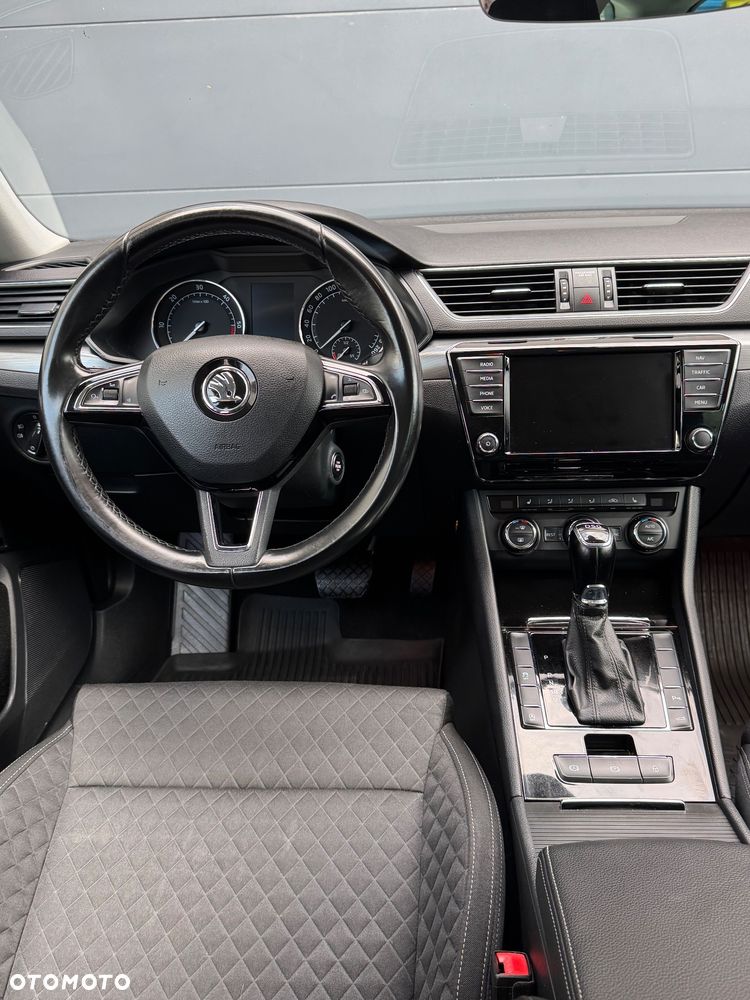 Skoda Superb 2.0 TDI Ambition DSG - 5