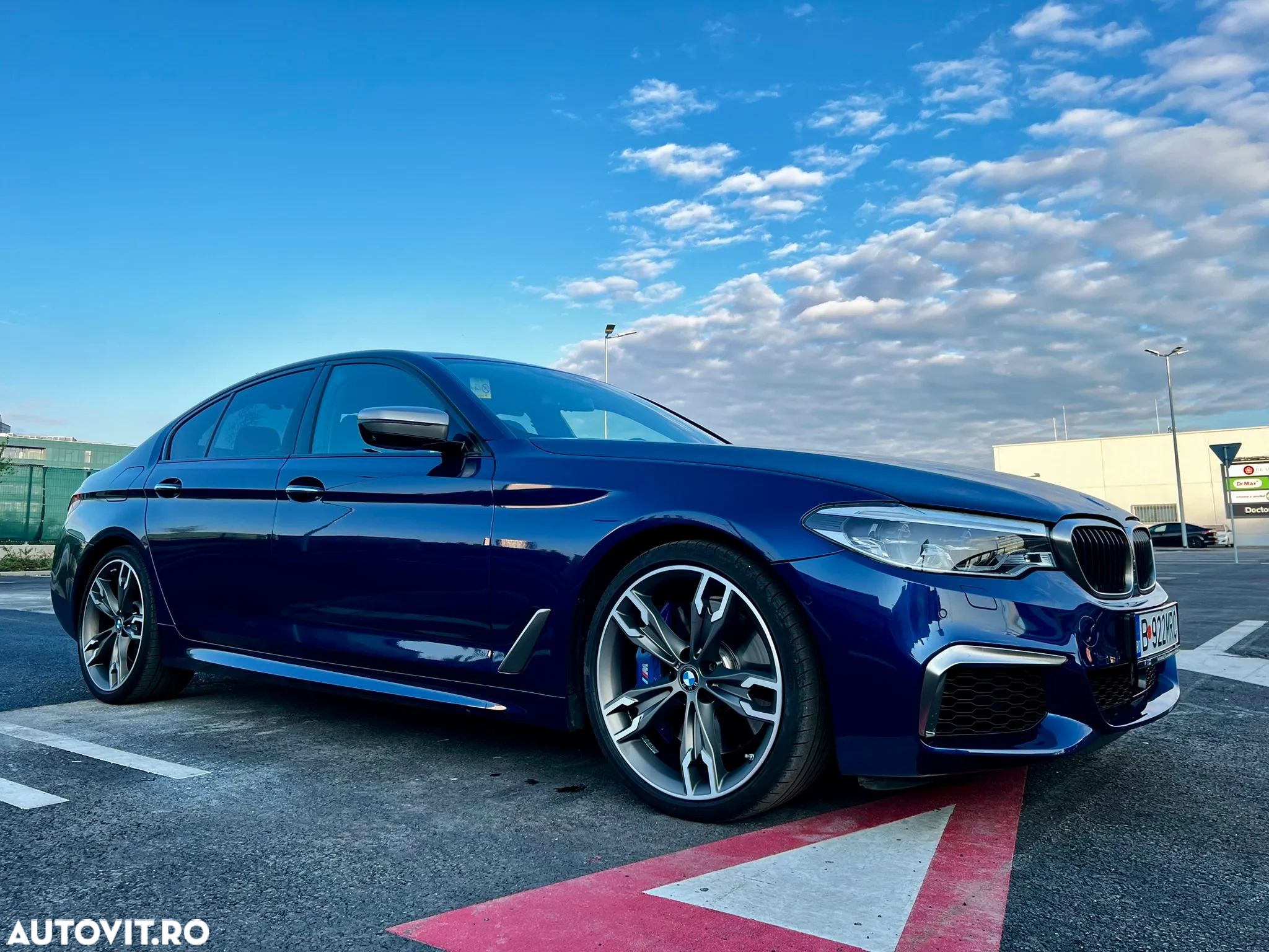 BMW M5 M550i xDrive AT - 1
