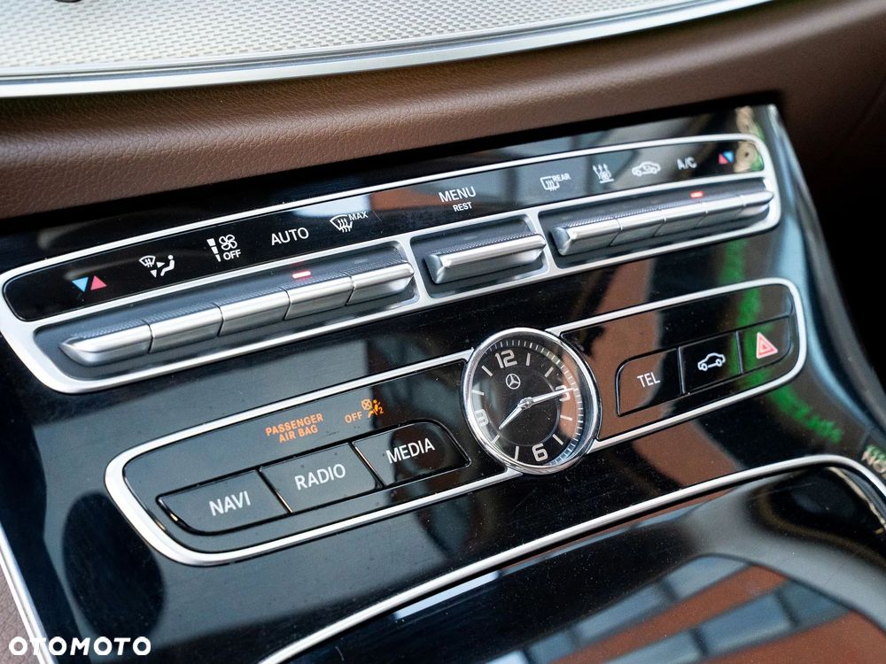 Mercedes-Benz Klasa E 220 d 9G-TRONIC - 17