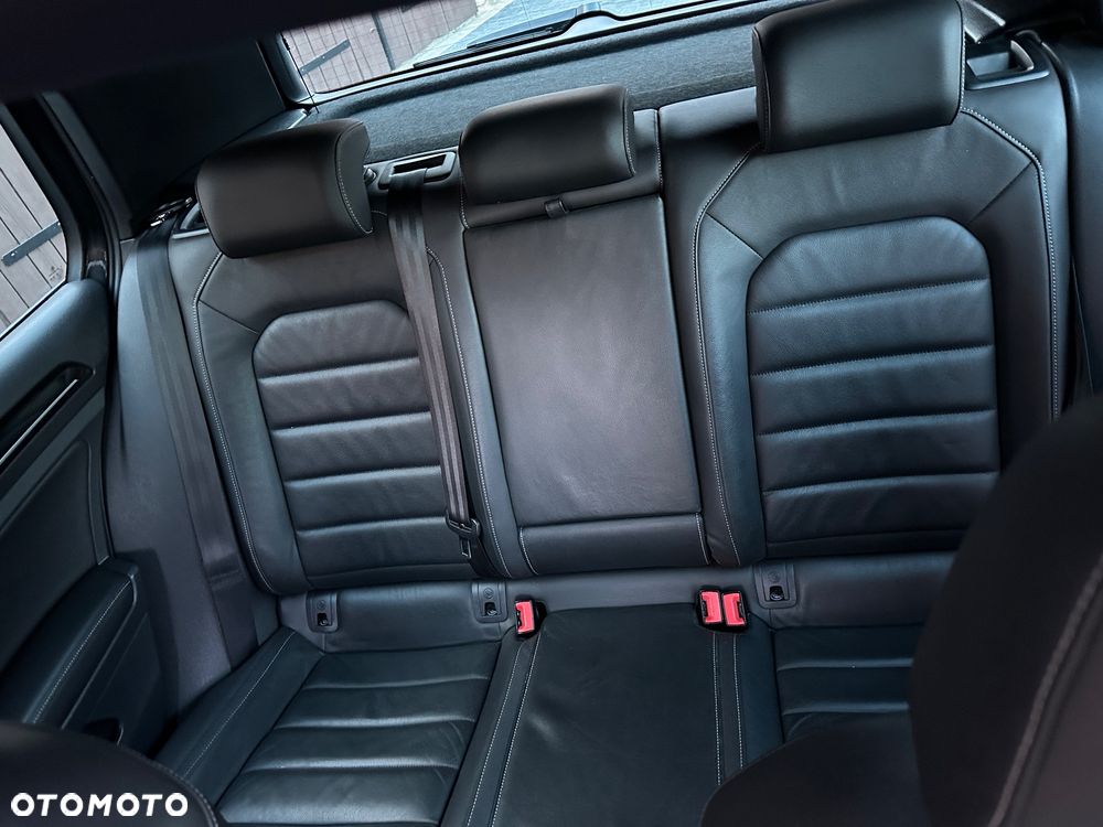 Volkswagen Golf - 23