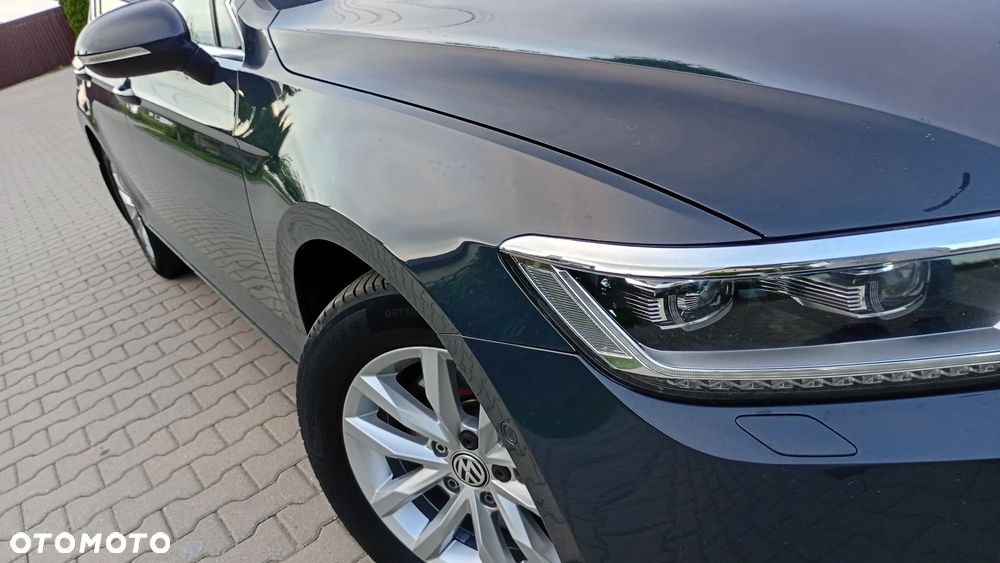 Volkswagen Passat - 11
