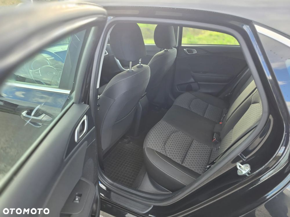 Kia Ceed - 8