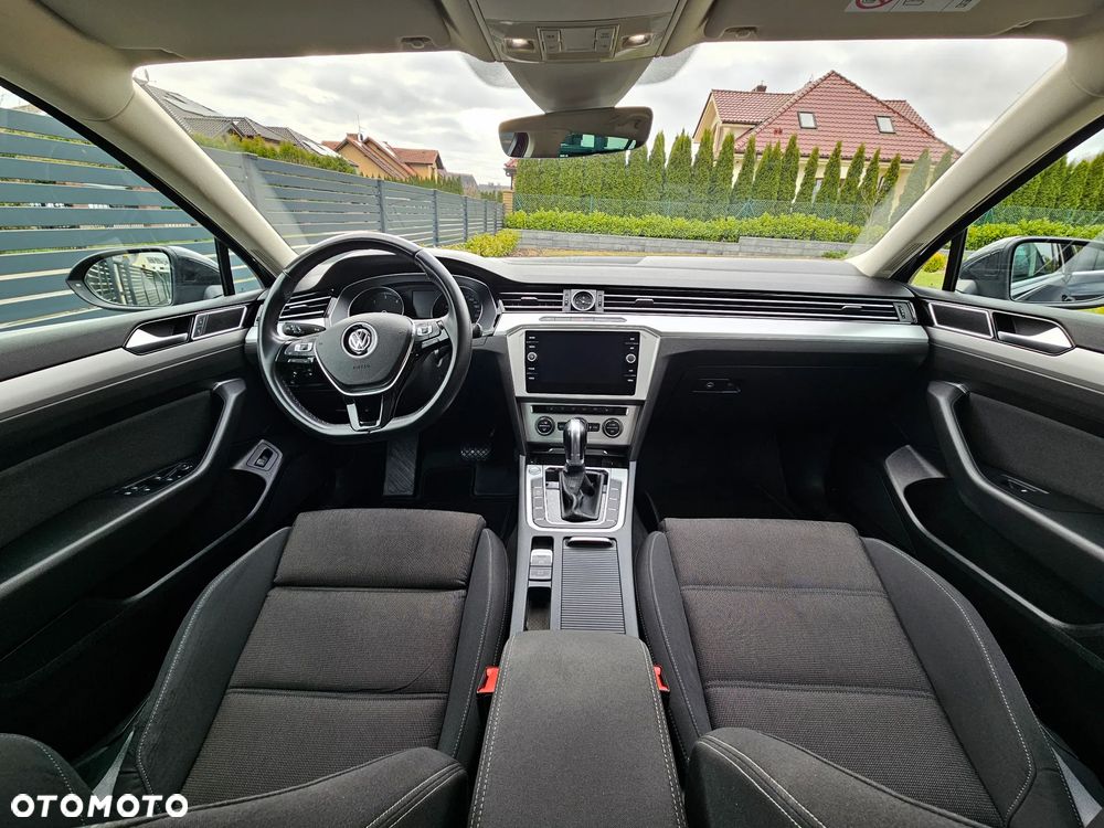 Volkswagen Passat 2.0 TDI SCR DSG Business - 14