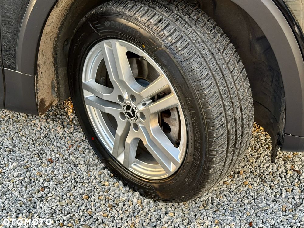 Mercedes-Benz GLB 250 4-Matic 8G-DCT - 36