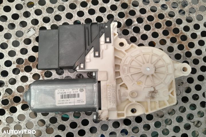 Motoras macara geam spate dreapta 1K0959704P Volkswagen VW Passat B6 - 2
