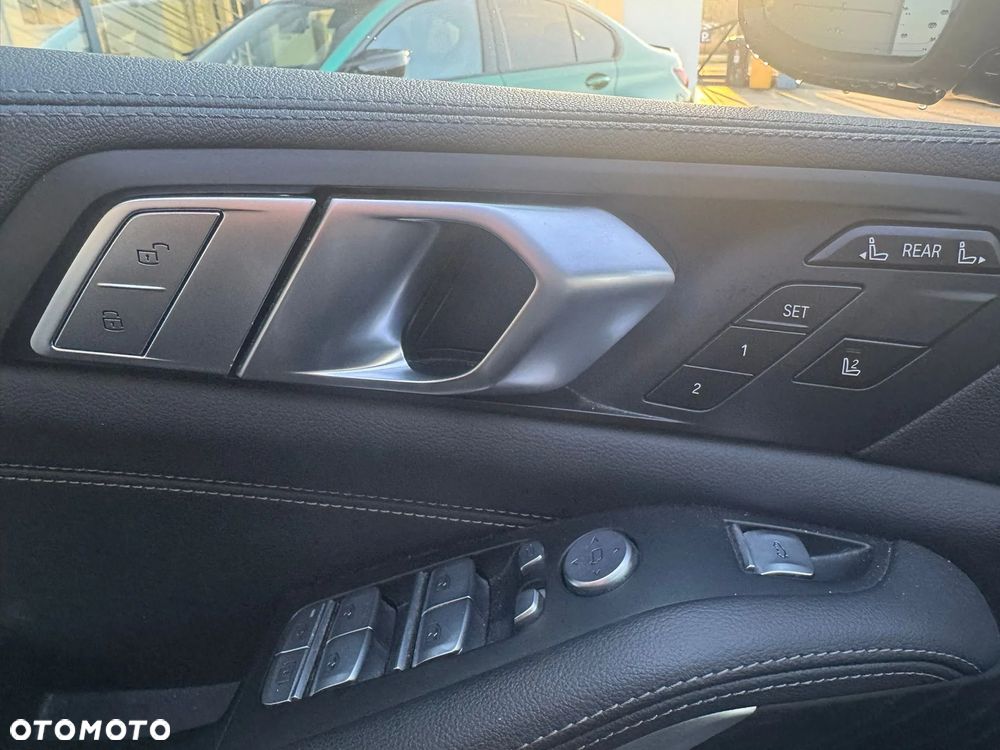 BMW X7 M50d sport - 8