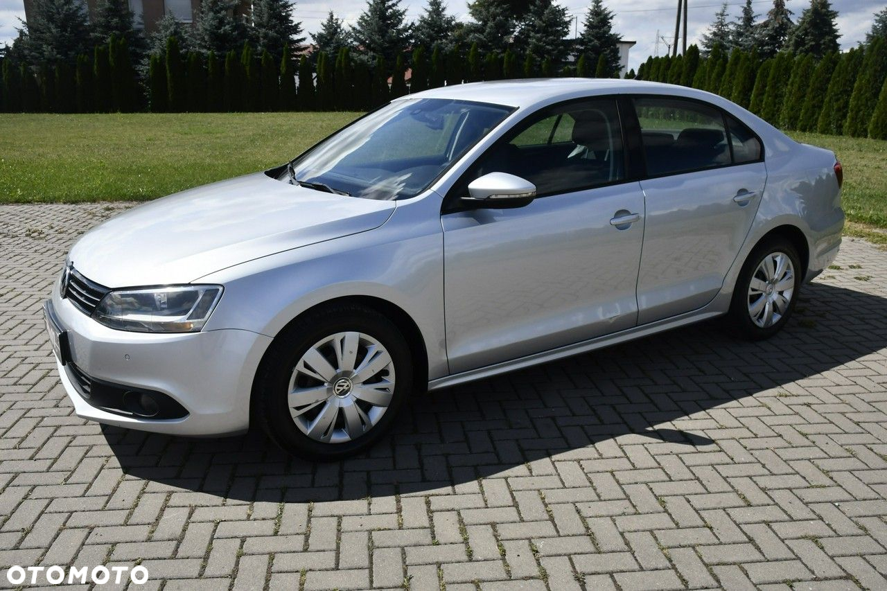 Volkswagen Jetta - 6