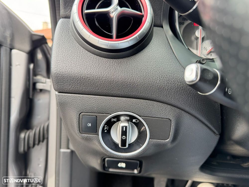 Mercedes-Benz CLA 200 d AMG Line - 18