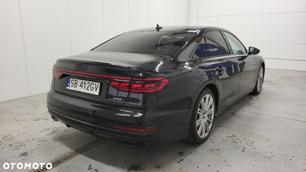 Audi A8 - 6