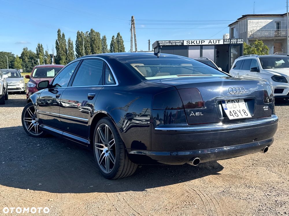 Audi A8 4.2 quattro Langversion - 12
