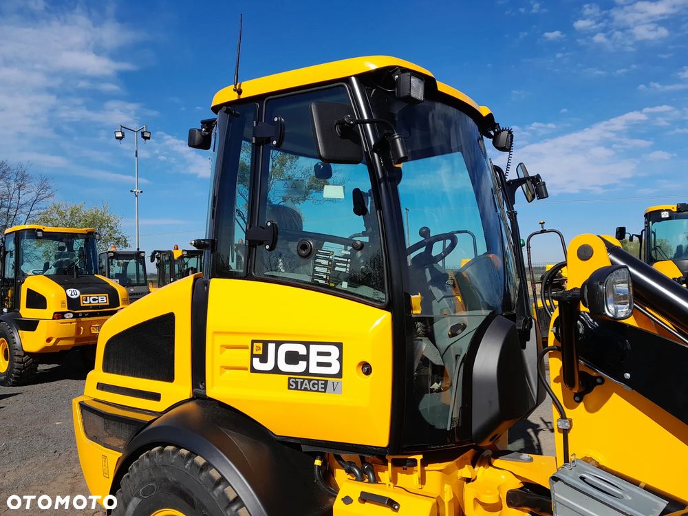JCB 409 - 10