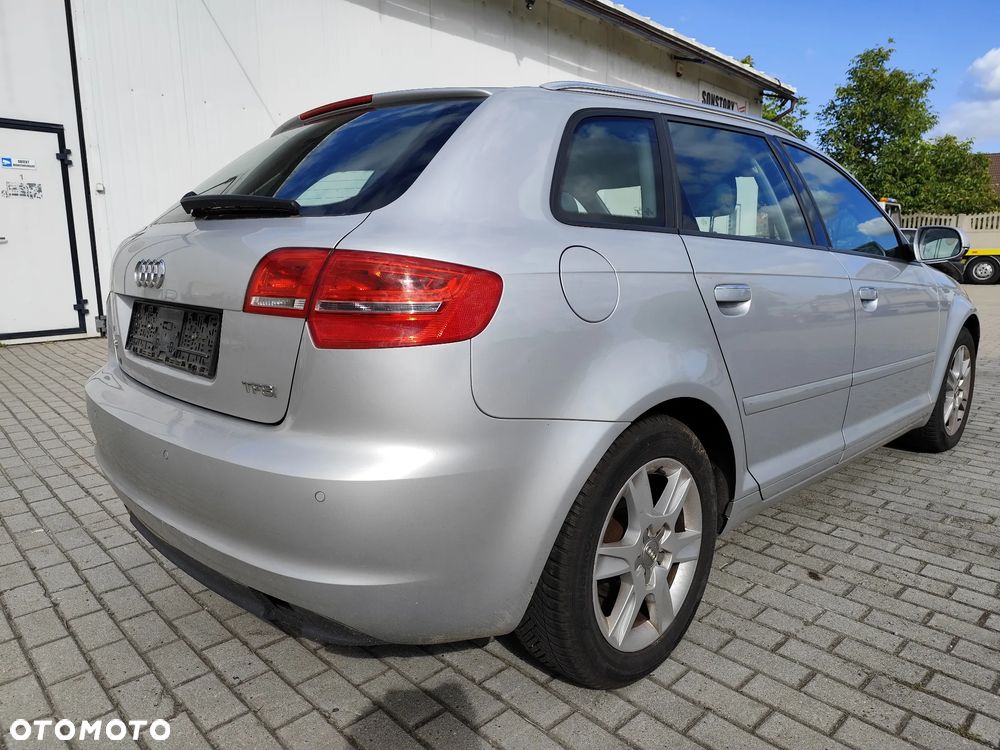 Audi A3 Sportback 1.4 TFSI Ambiente - 4