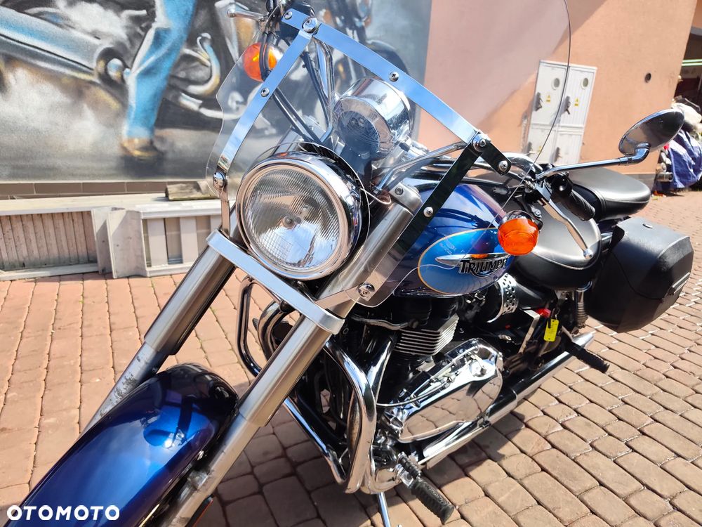 Triumph America - 25