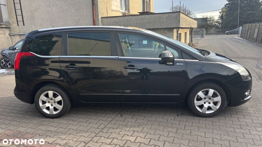 Peugeot 5008 1.6 THP Family 7os - 4