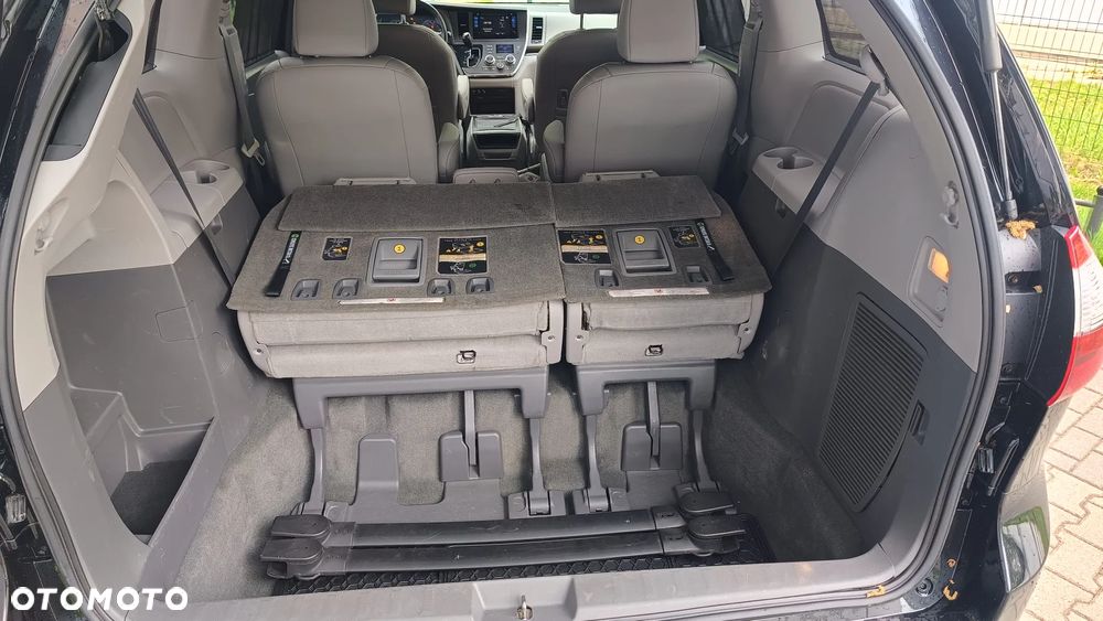 Toyota Sienna 3.5 V6 XLE AWD - 13