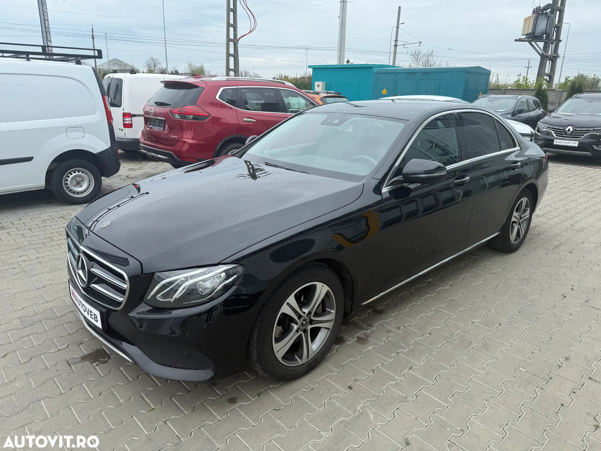 Mercedes-Benz E 220 d 4Matic T 9G-TRONIC Avantgarde - 3