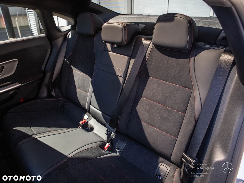 Mercedes-Benz CLA 200 mHEV 8G-DCT - 12
