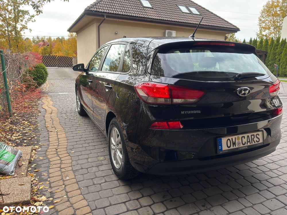 Hyundai i30 1.4 Intro Edition - 13