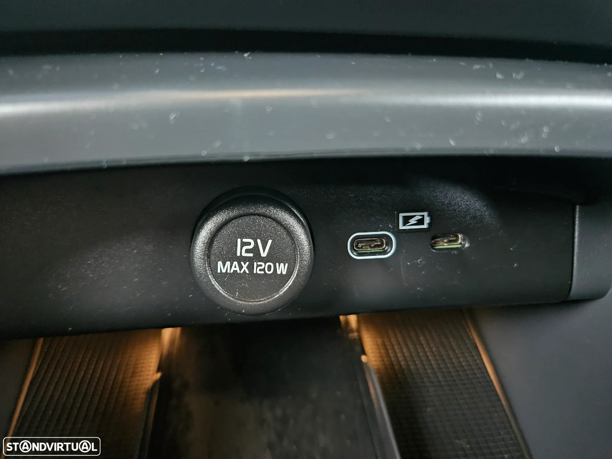 Volvo XC 40 Recharge Plus - 27
