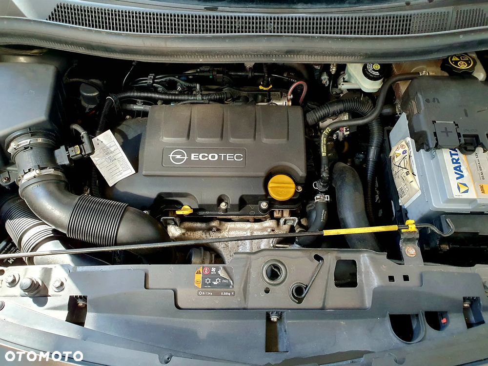 Opel Meriva 1.4 T Cosmo S&S - 28