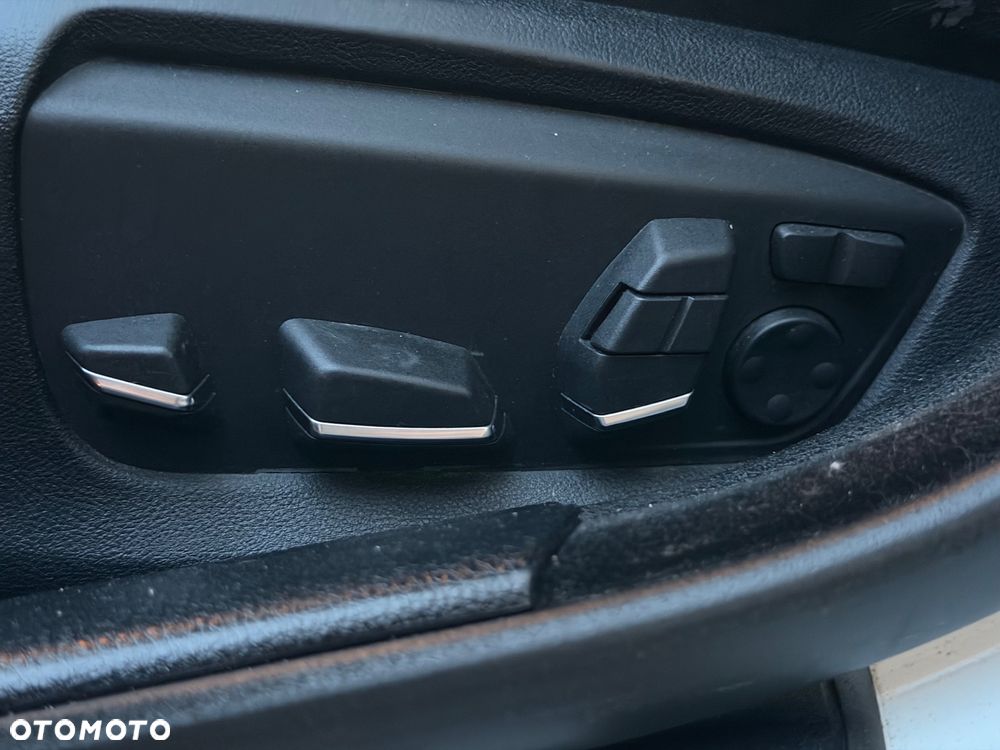 BMW Seria 5 520d xDrive M Sport sport - 31