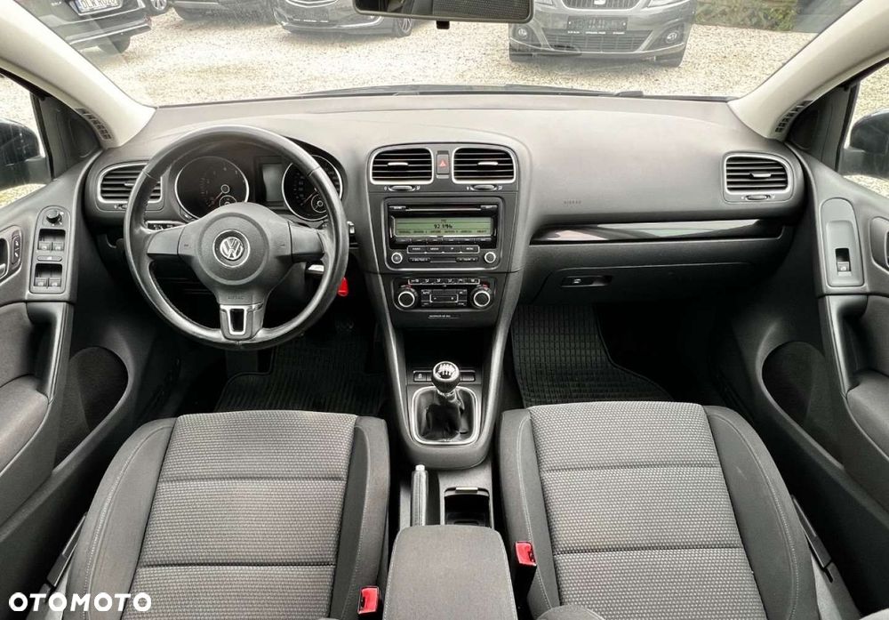 Volkswagen Golf - 8
