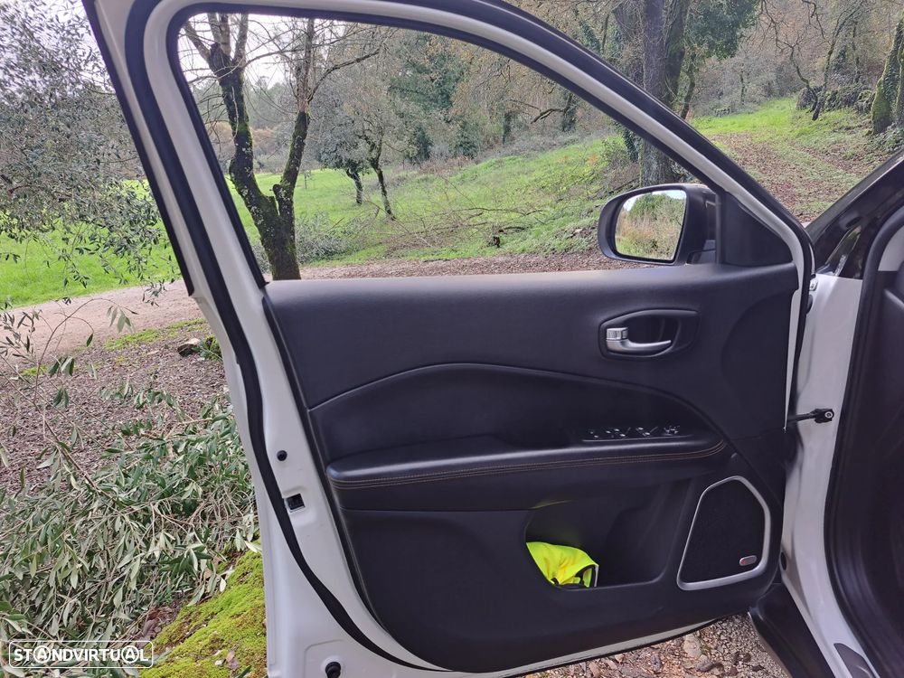 Jeep Compass 1.6 M-Jet Limited - 11