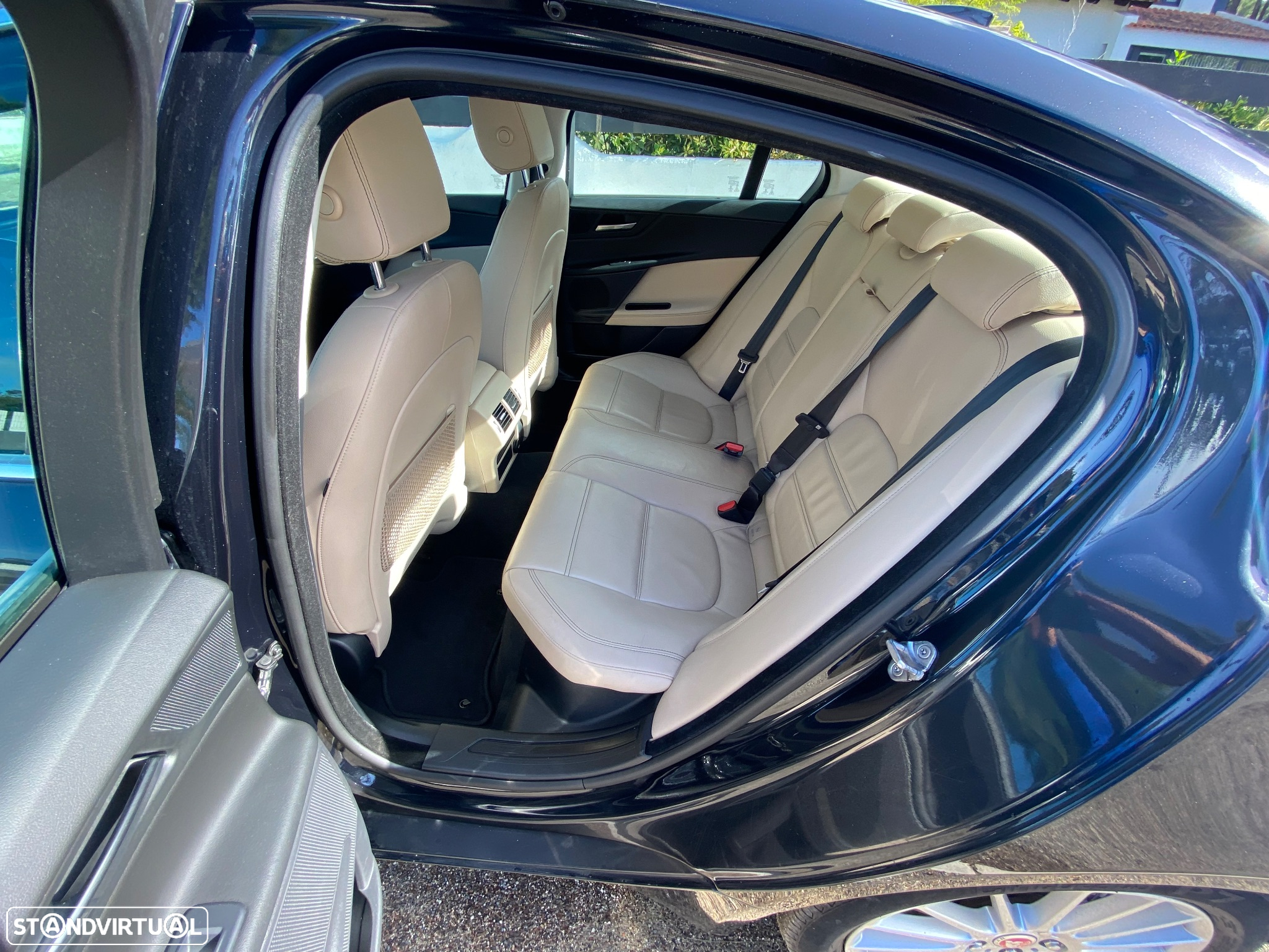 Jaguar XE 2.0 D Prestige Aut. - 14
