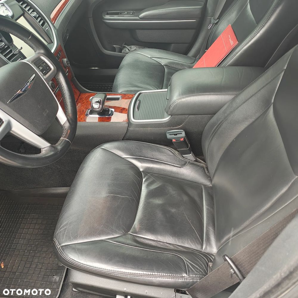 Chrysler 300C - 8