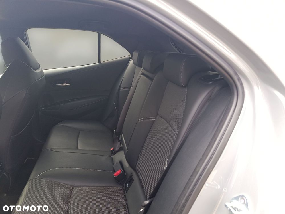 Toyota Corolla 2.0 Hybrid Executive - 16