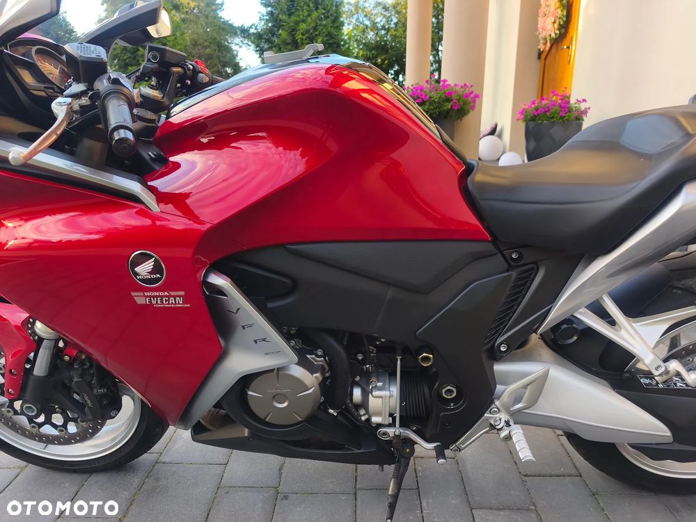 Honda VFR - 15
