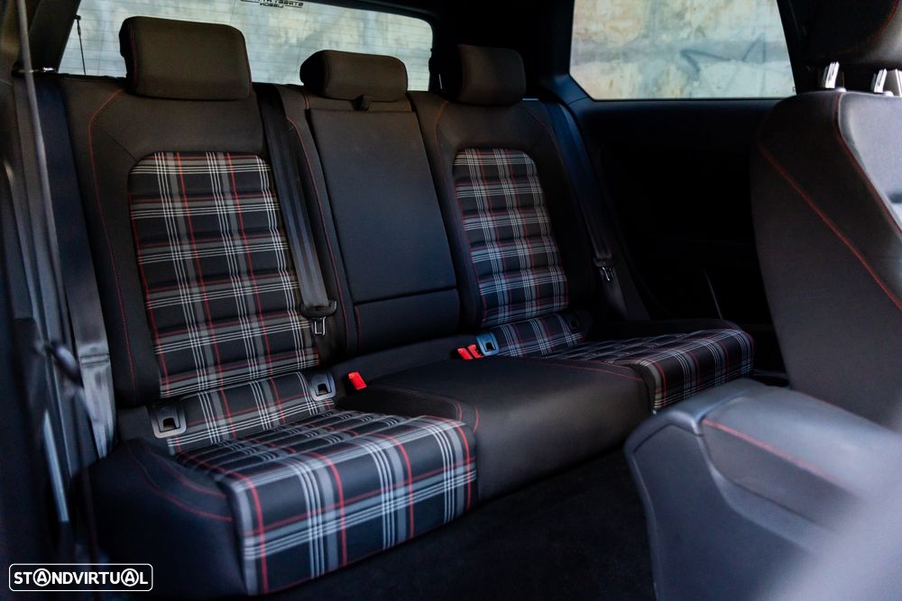 VW Golf GTI Performance BlueMotion DSG - 19