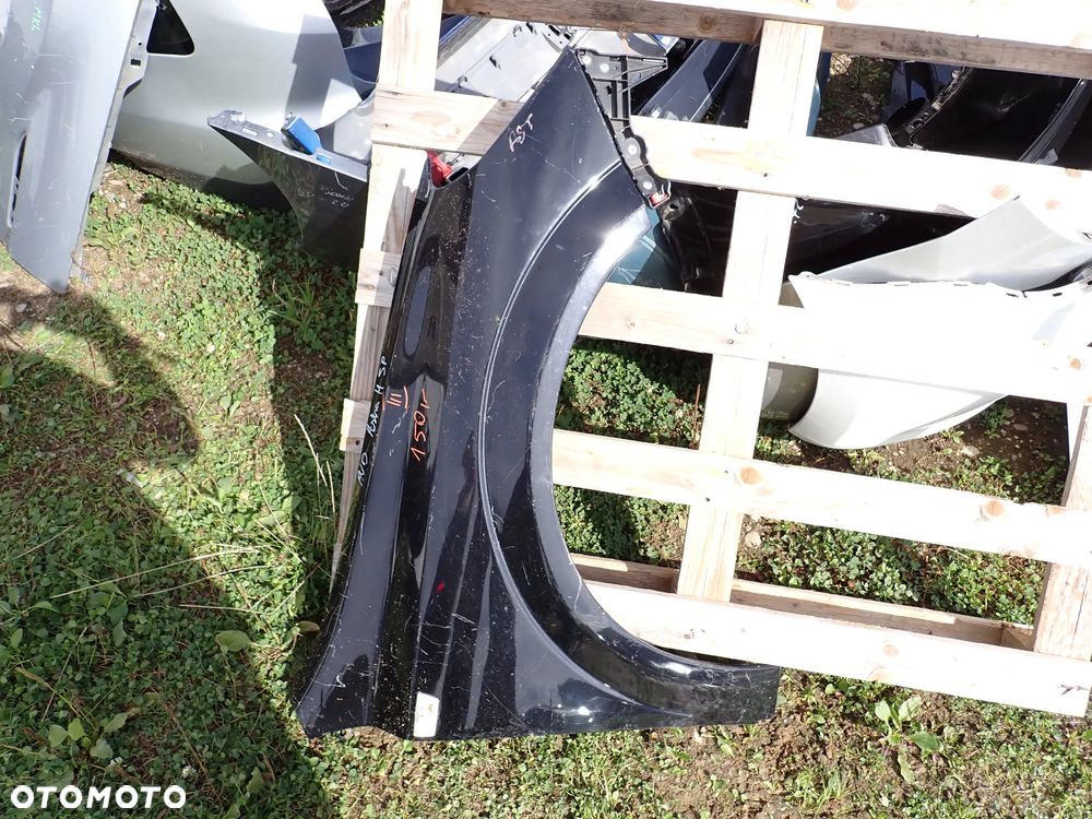 OPEL ASTRA H BŁOTNIK PRAWY PRZÓD - 1