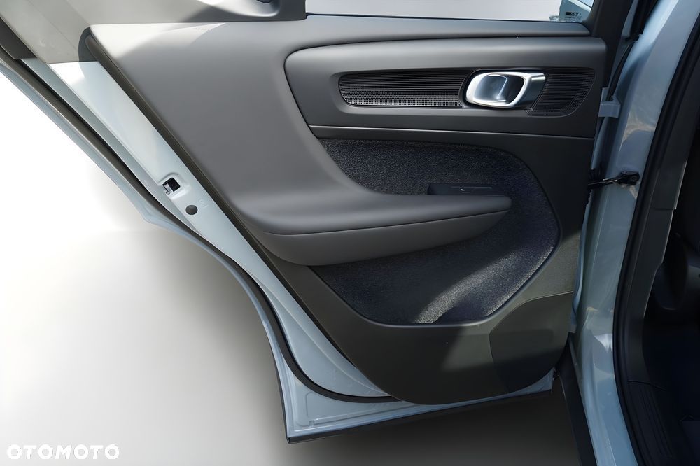 Volvo XC 40 B3 Plus Dark - 9