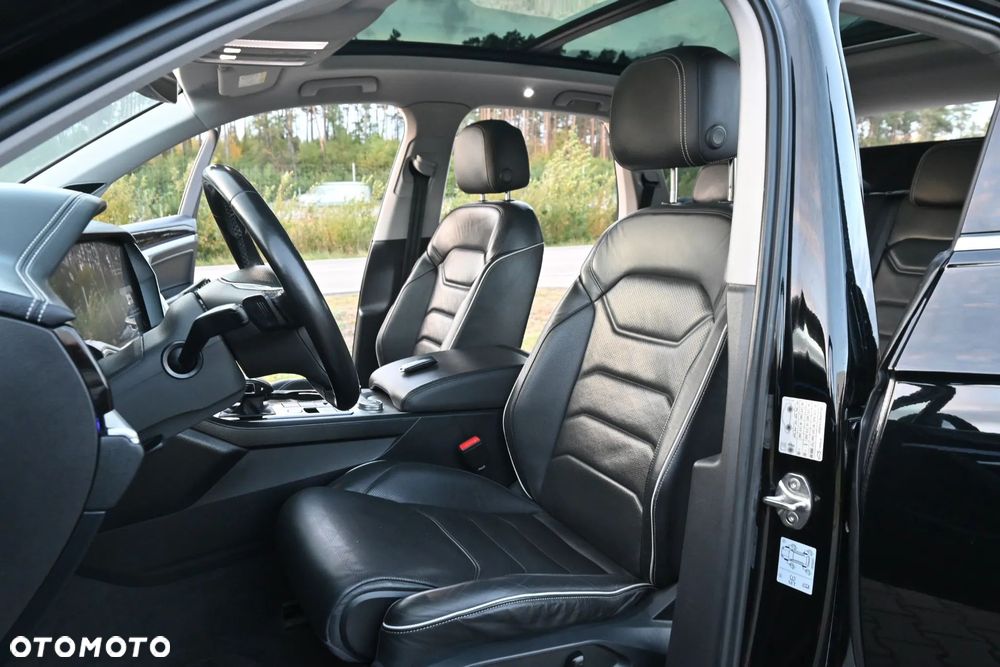Volkswagen Touareg - 19