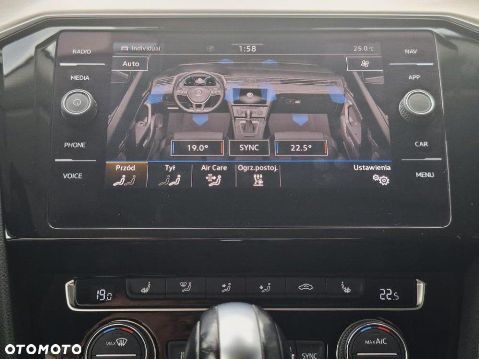 Volkswagen Passat - 38