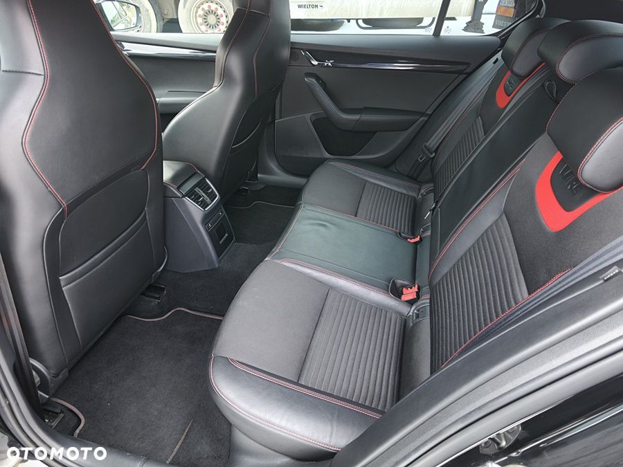 Skoda Octavia 2.0 TDI RS - 20