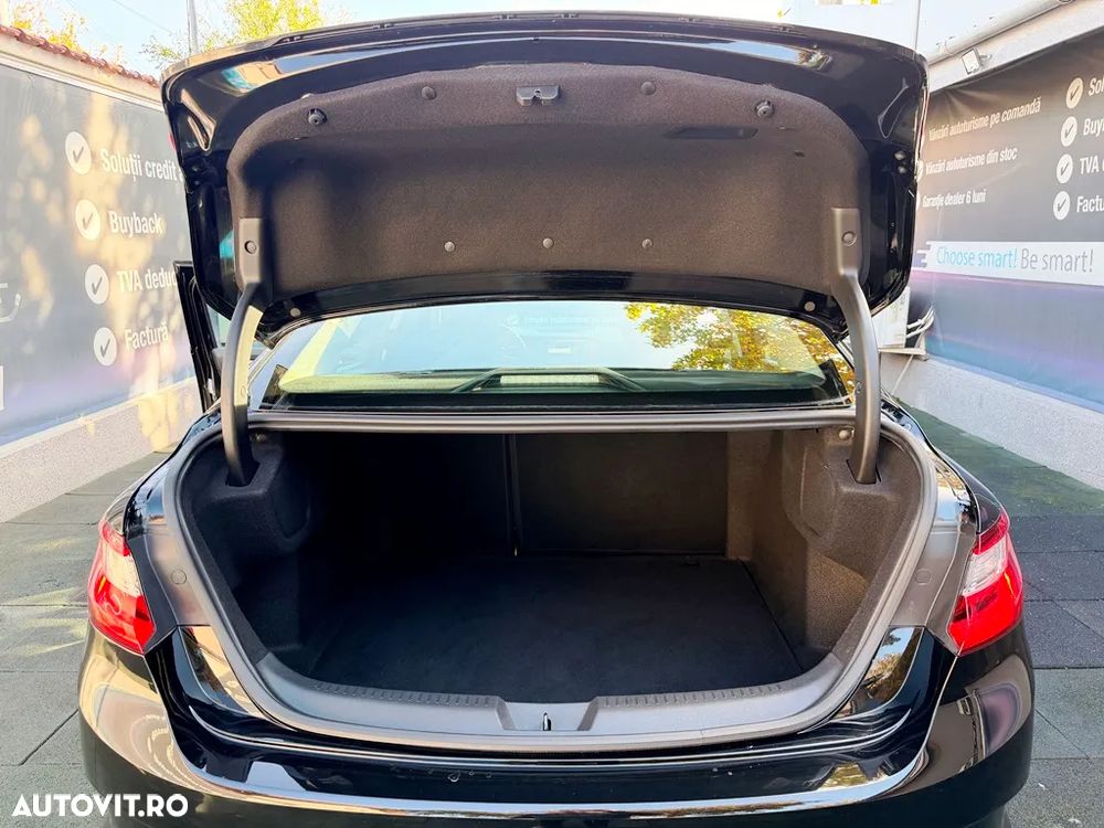 Renault Megane TCe 140 GPF EDC Equilibre - 23