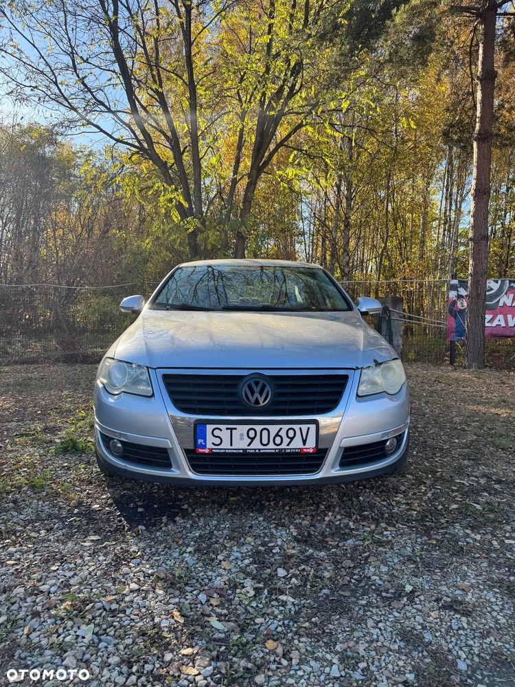 Volkswagen Passat - 1