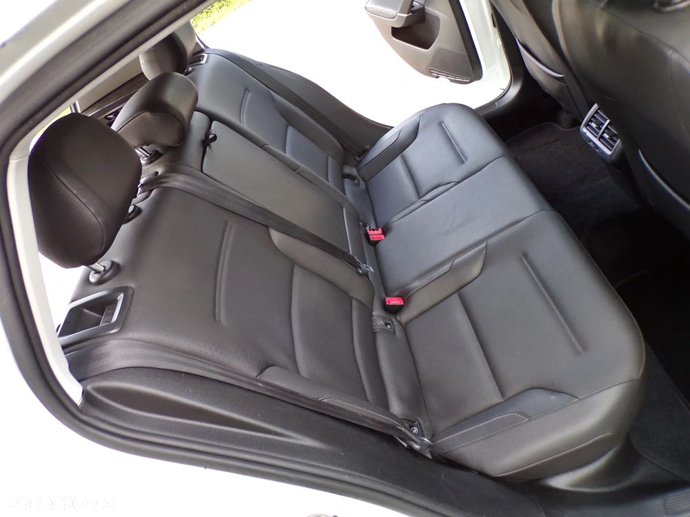 Volkswagen Golf 2.0 BlueTDI DSG Comfortline - 23