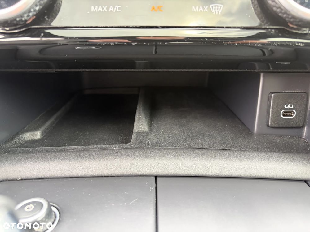 Land Rover Discovery 2.0 P300 R-Dynamic SE - 19
